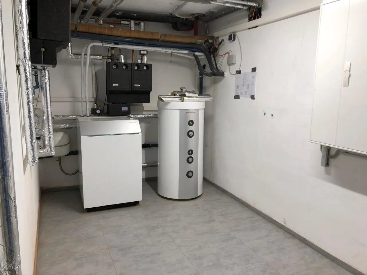 Heizungsanlage Installation in Karlsruhe – Gas-Brennwerttechnik und Hybridheizung durch SHK-Meisterbetrieb MG Gebäudetechnik